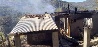 Kastamonu'da ev yangını: Ev kullanılamaz hale geldi