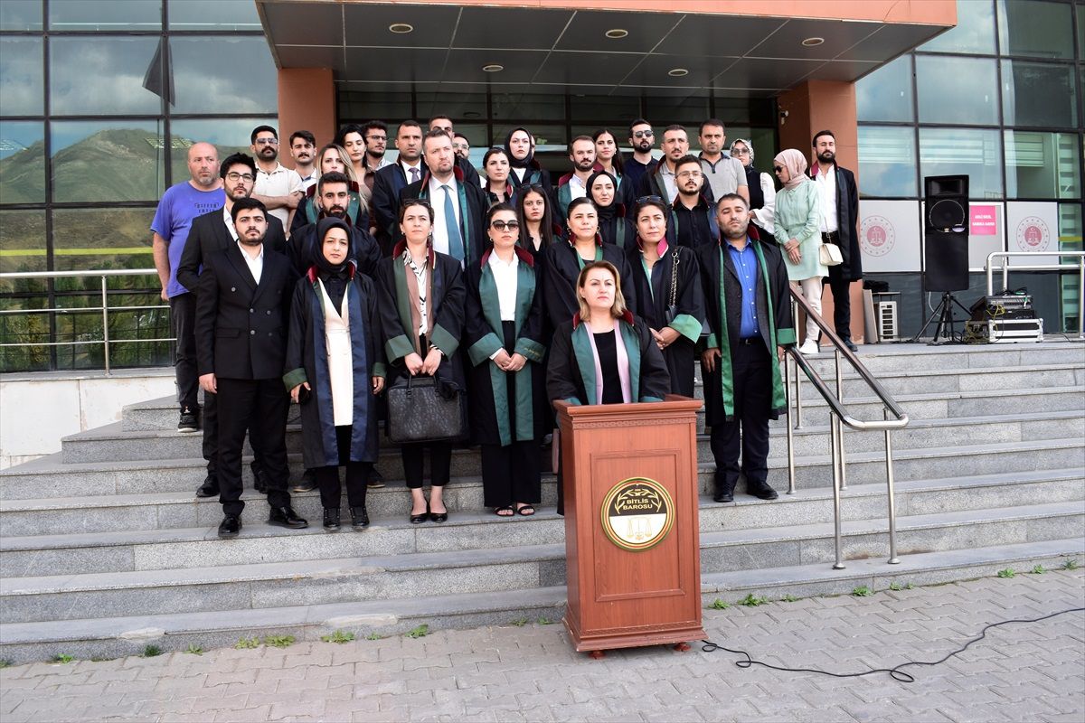 Bitlis'te avukatlara yönelik saldırılar protesto edildi