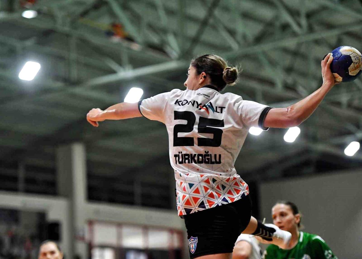 Konyaaltı Belediye SK Kadın Hentbol Takımı Görele Belediyesi'ni mağlup etti