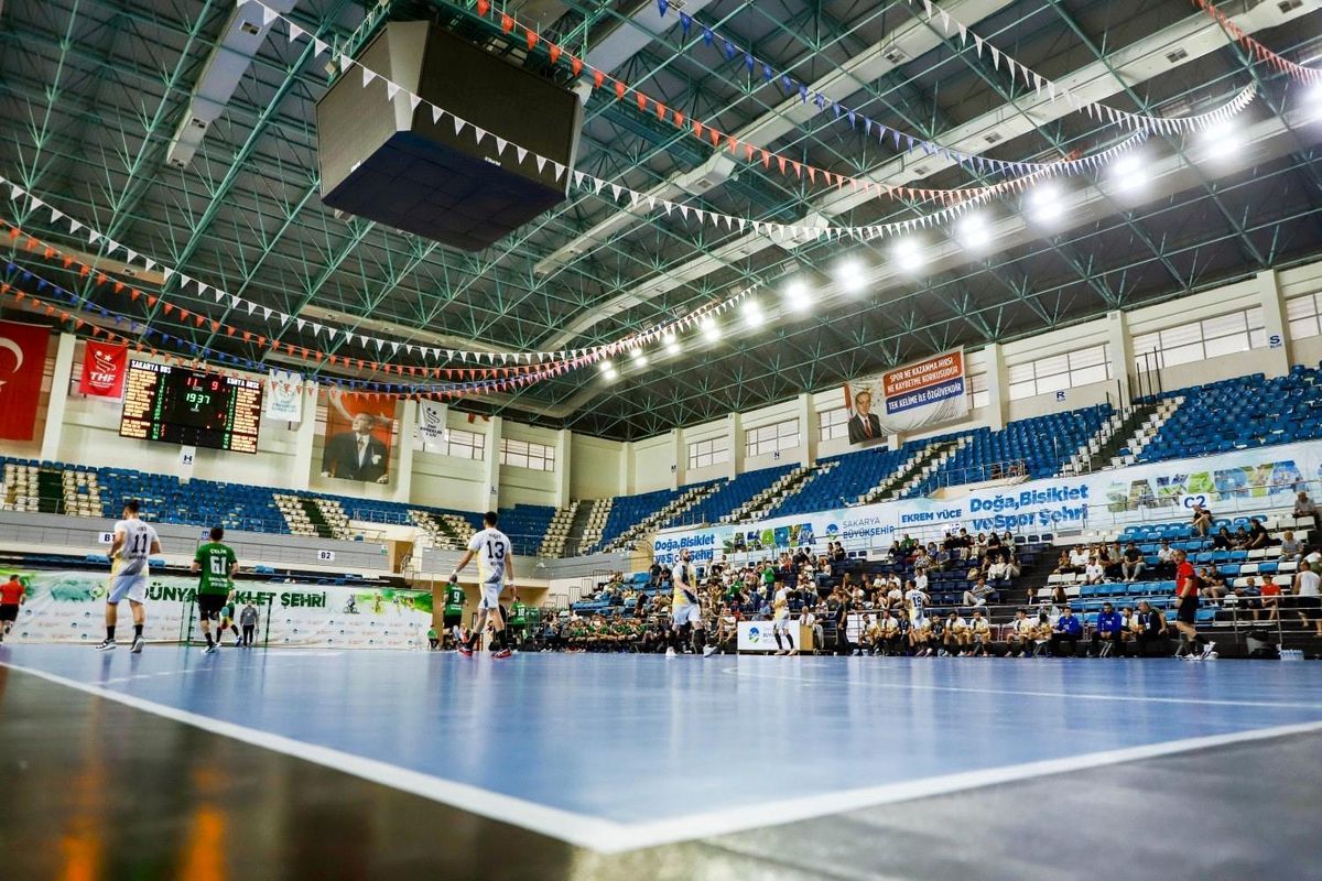 Sakarya Büyükşehir Belediyesi Hentbol Takımı 6 sporcusu A Milli Erkek Hentbol Takımı'nın hazırlık kampına davet edildi