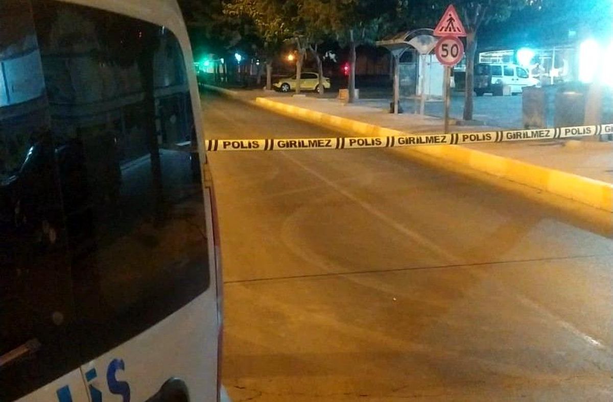 Şanlıurfa'da Otobüs Durağında Unutulan Şüpheli Çanta Paniği