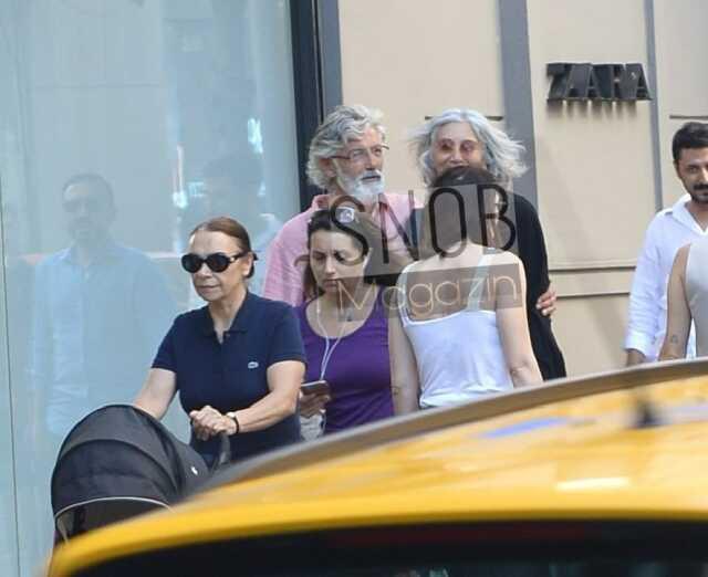 Serenay Sarıkaya'nın annesi, Cansu Tosun'un evli babasıyla görüntülendi Serenay Sarıkaya'nın annesi, Cansu Tosun'un evli babasıyla görüntülendi