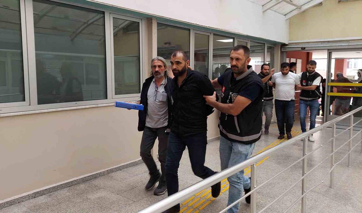 İzmit'te silahlı kavga: 11 şüpheli adliyeye sevk edildi