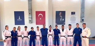 Yunusemre Belediyespor Ümitler Mix Judo Takımı İzmir'de Kamp Yapıyor