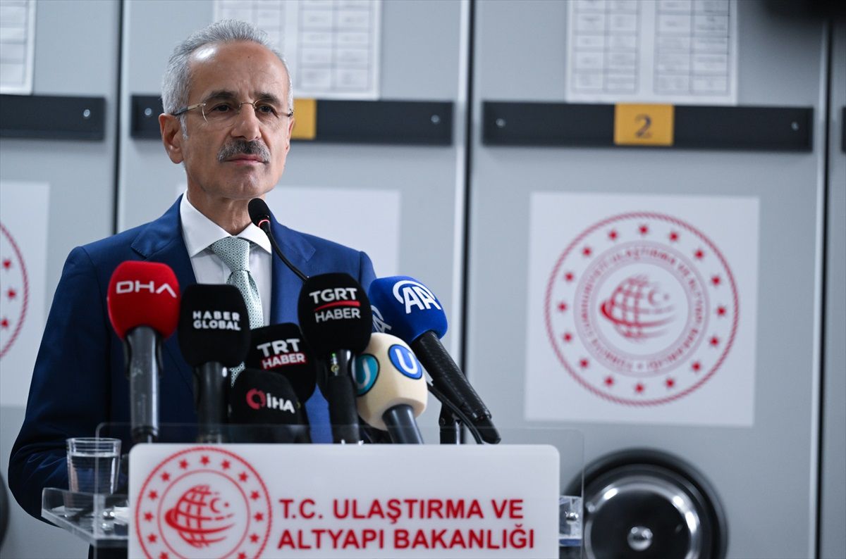 21 sene önce Cumhuriyetin 100. yılına yazılan mektuplar sahiplerine dağıtılmak için gün sayıyor