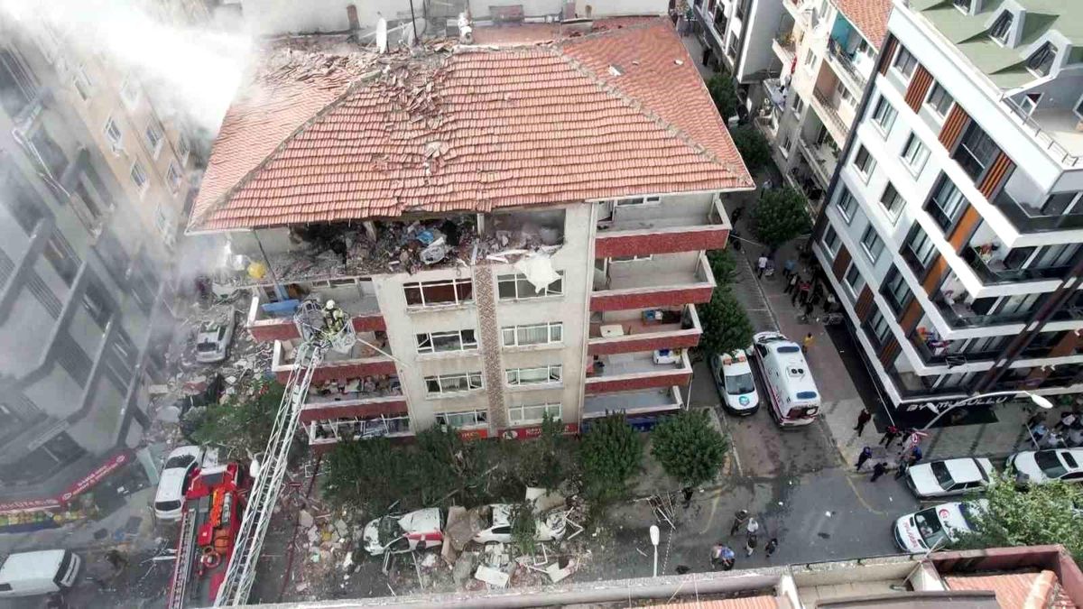 Bahçelievler'de bir binada patlama meydana geldi