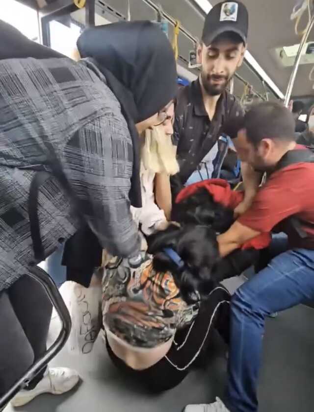 Kartal'da İETT Otobüsünde Kadınlar Arasında Koltuk Kavgası