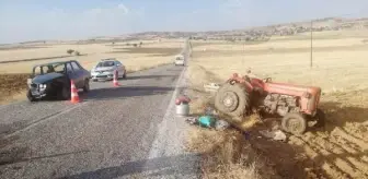 Kırıkkale'de otomobil ile traktör çarpıştı, 2 kişi yaralandı