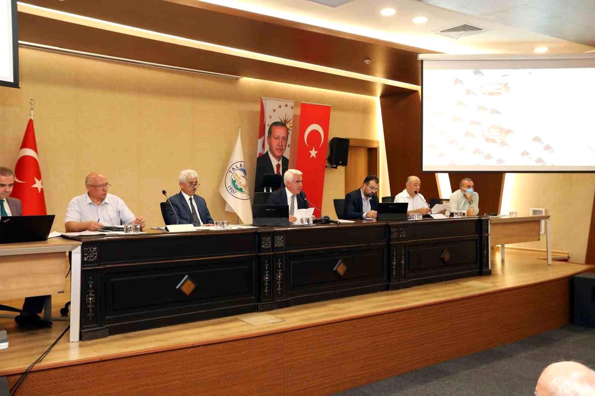 Talas Belediyesi'ne ait taşınmazlar satışa çıkarıldı