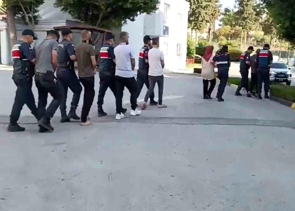Mersin'de Göçmen Kaçakçılığı Operasyonu: 4 Tutuklama