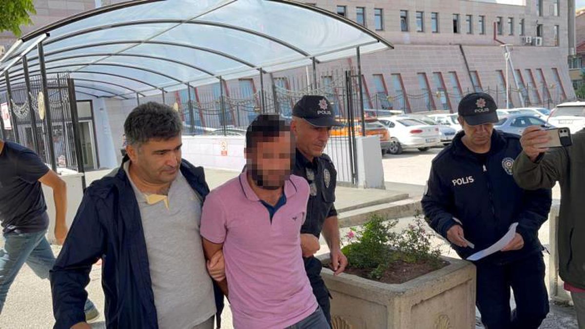 Eskişehir'de Okula Giren Şüpheli Öğretmenlere Bıçak Çekti, Tutuklandı