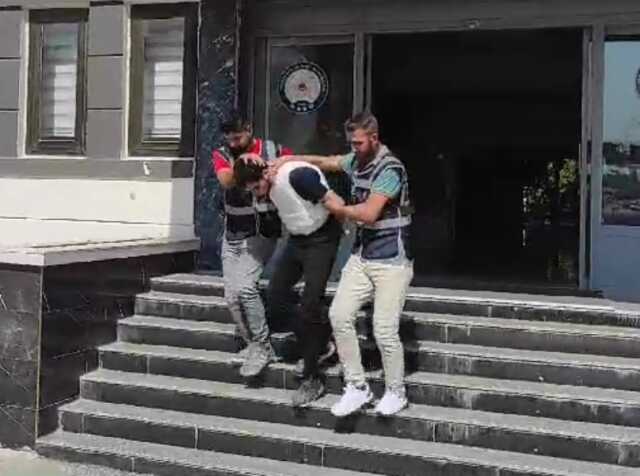 Tarsus'ta bir kadın oğlu tarafından bıçaklanarak öldürüldü