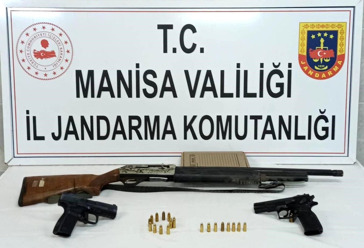 Turgutlu'da Silah Ticareti Yapan 2 Kişi Gözaltına Alındı