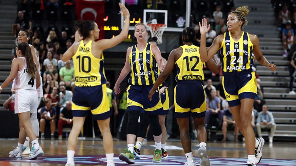 Türkiye'de bir ilk! Fenerbahçe Alagöz Holding, FIBA Süper Kupa şampiyonu