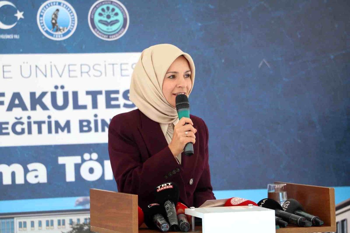 Bakan Göktaş: 'Üniversite eğitimine, eğitime ve gençlerimize yapılan yatırım, geleceğe yapılan yatırımdır'