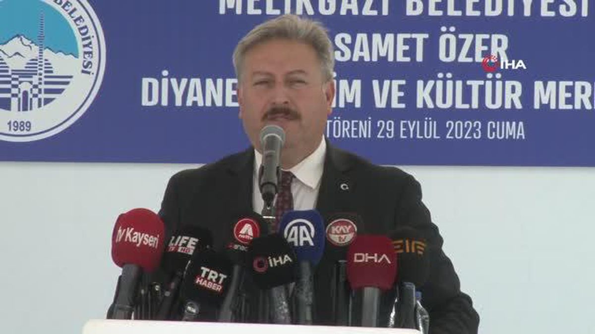 Bakan Özhaseki: '1 milyon 900 bin vatandaşımız evlerinin dışında'