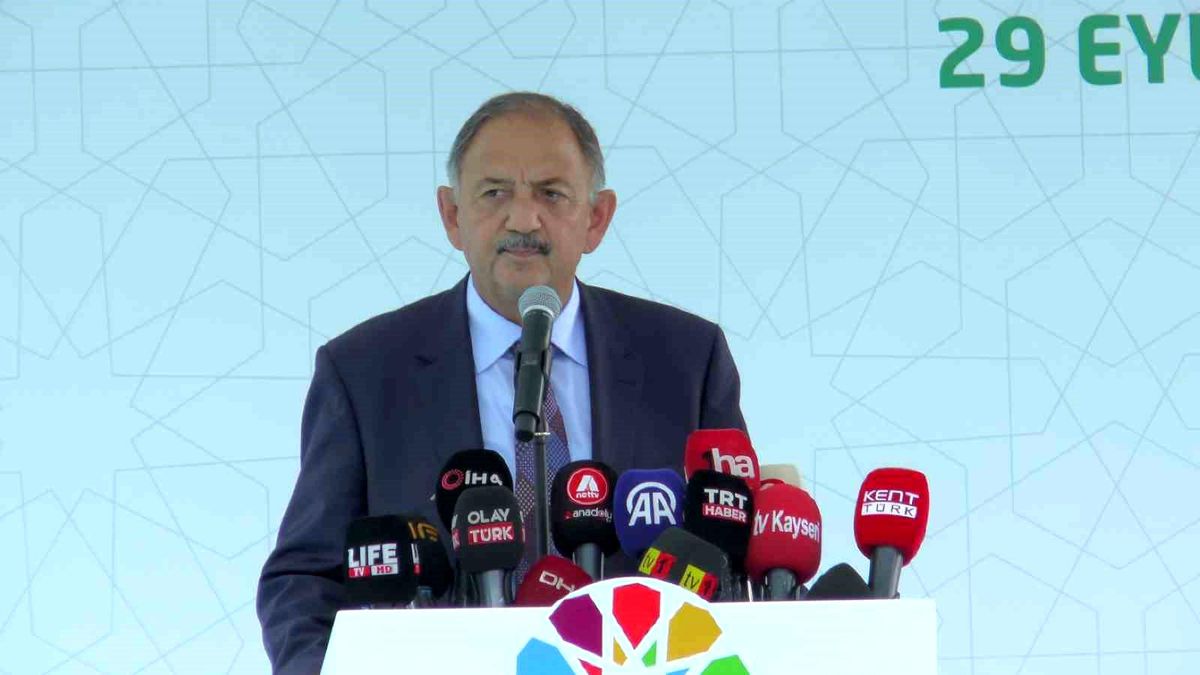 Çevre Bakanı Özhaseki: Türkiye Cumhuriyeti ismi geçtiği zaman başımızın dik olduğu bir dönem başlamıştır