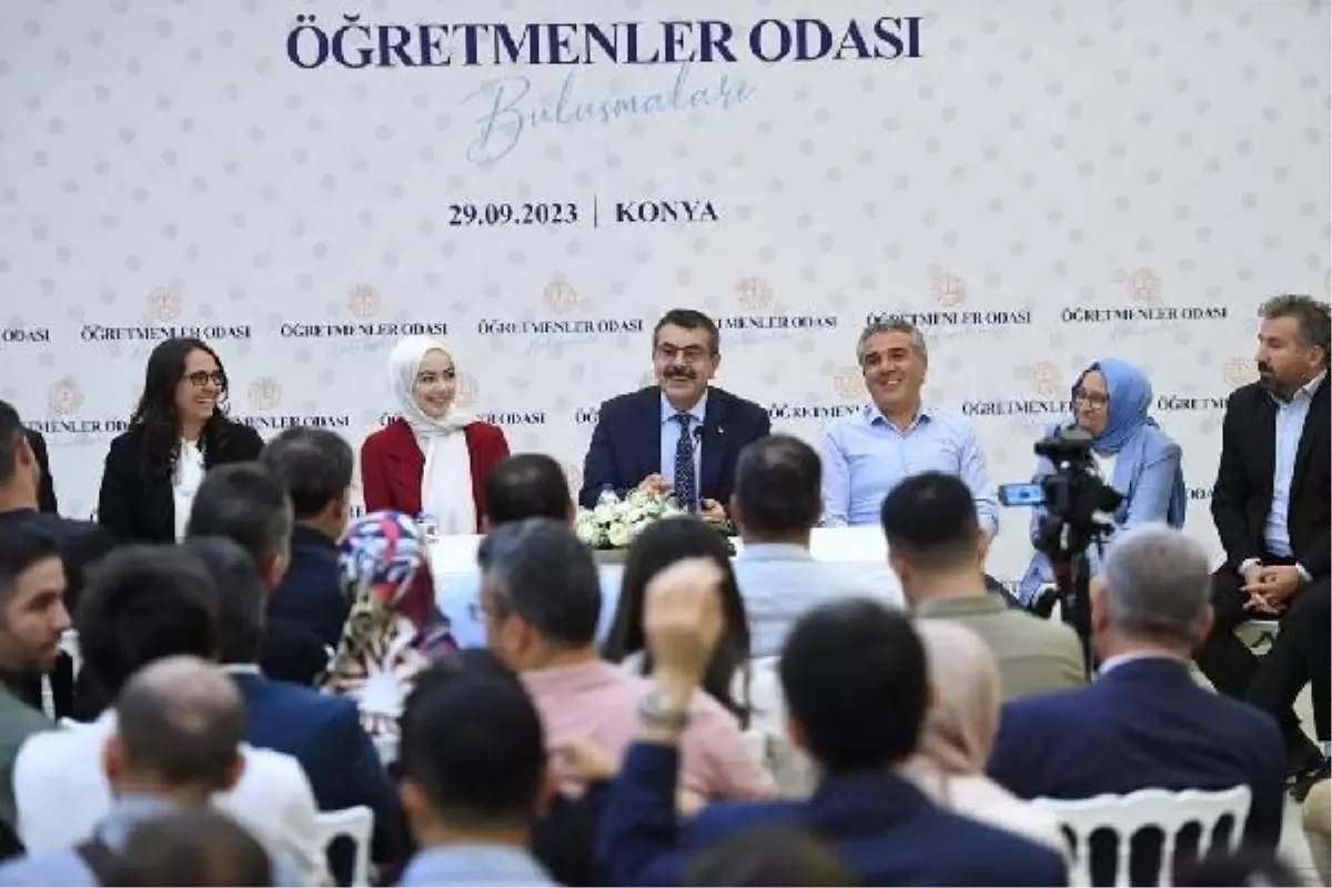 Milli Eğitim Bakanı Yusuf Tekin, öğretmenlerle istişare toplantısı düzenledi