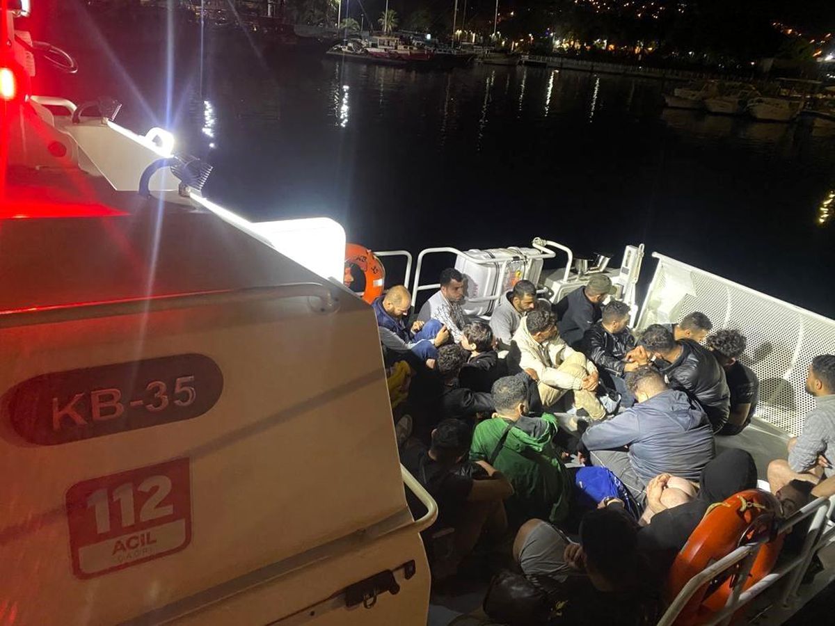 Yunanistan Sahil Güvenliği Tarafından Geri İtildiler: 24 Düzensiz Göçmen Kurtarıldı