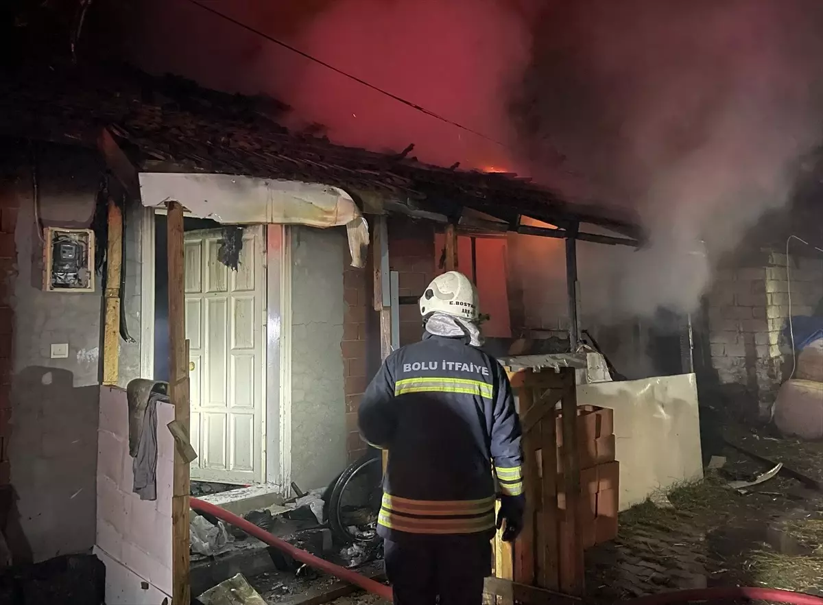 Bolu'da bir evde çıkan yangın hasara neden oldu
