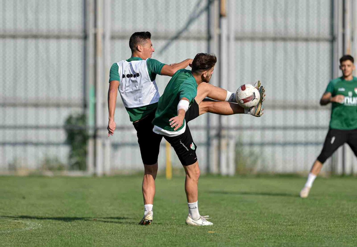 Bursaspor, Beyoğlu Yeni Çarşı maçı hazırlıklarına devam ediyor