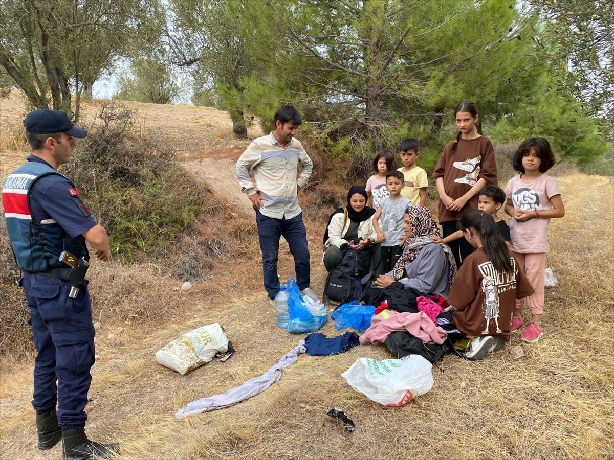 Çanakkale'de 22 düzensiz göçmen yakalandı, 5 kişi gözaltına alındı