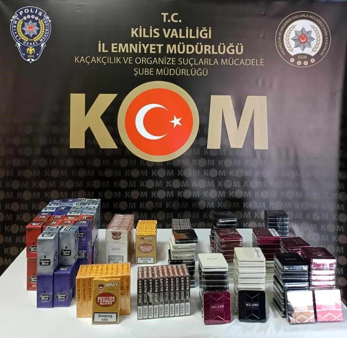 Kilis'te 560 Paket Sigara ve 3 Bin 625 Puro Ele Geçirildi
