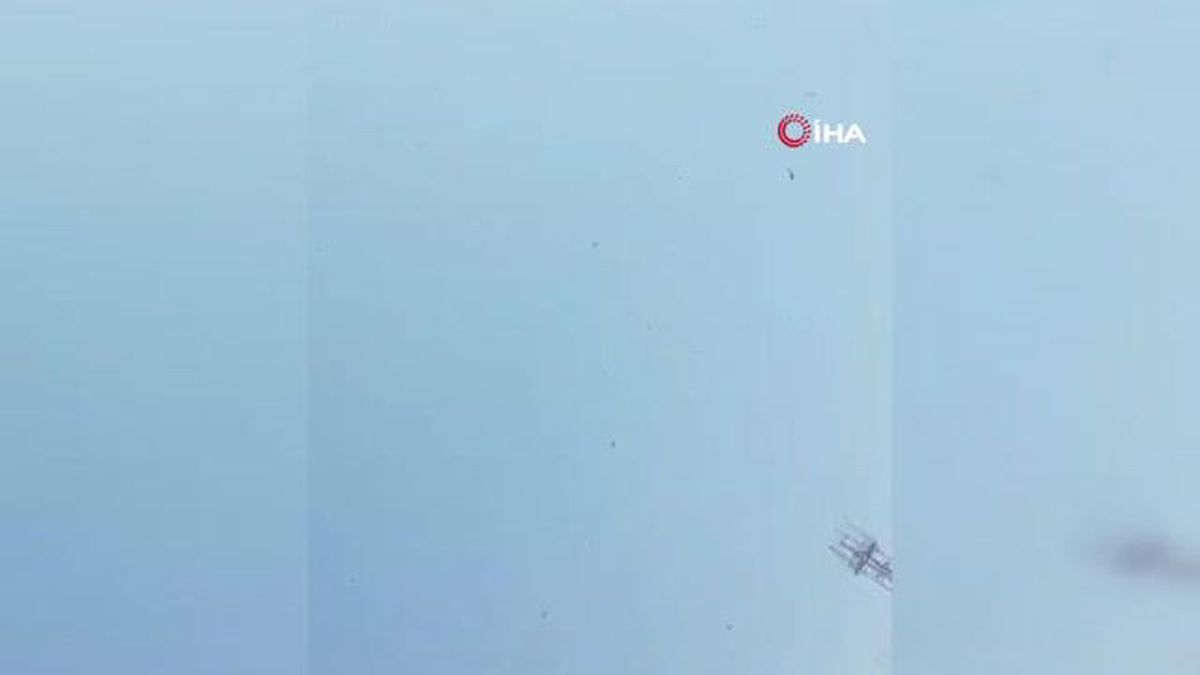Pakistan'da cami yakınındaki bombalı saldırının görüntüsü ortaya çıktı, can kaybı 54'e yükseldi