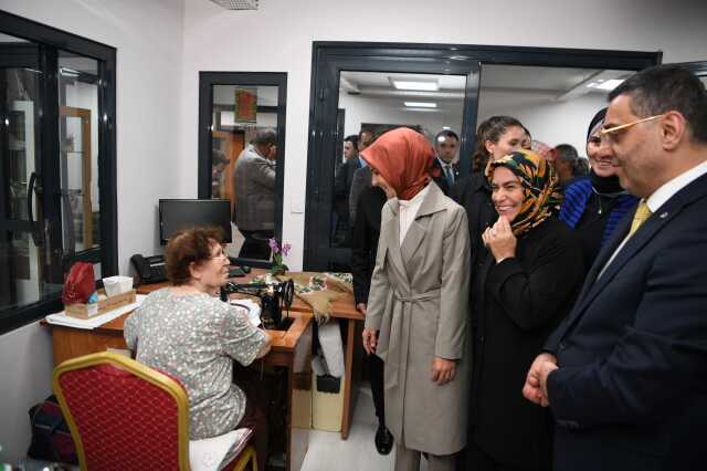 Tuzla'da 200 akülü araç, ihtiyaç sahibi engelli vatandaşlarla buluşturuldu Tuzla'da 200 akülü araç, ihtiyaç sahibi engelli vatandaşlarla buluşturuldu