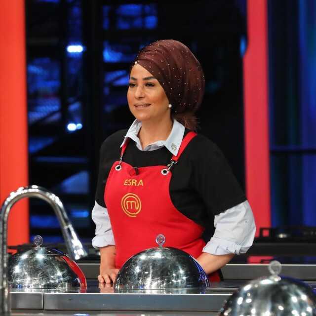 Abartılı makyajlarıyla tanınan MasterChef Esra, ilk kez doğal haliyle kamera karşısına geçti Abartılı makyajlarıyla tanınan MasterChef Esra, ilk kez doğal haliyle kamera karşısına geçti