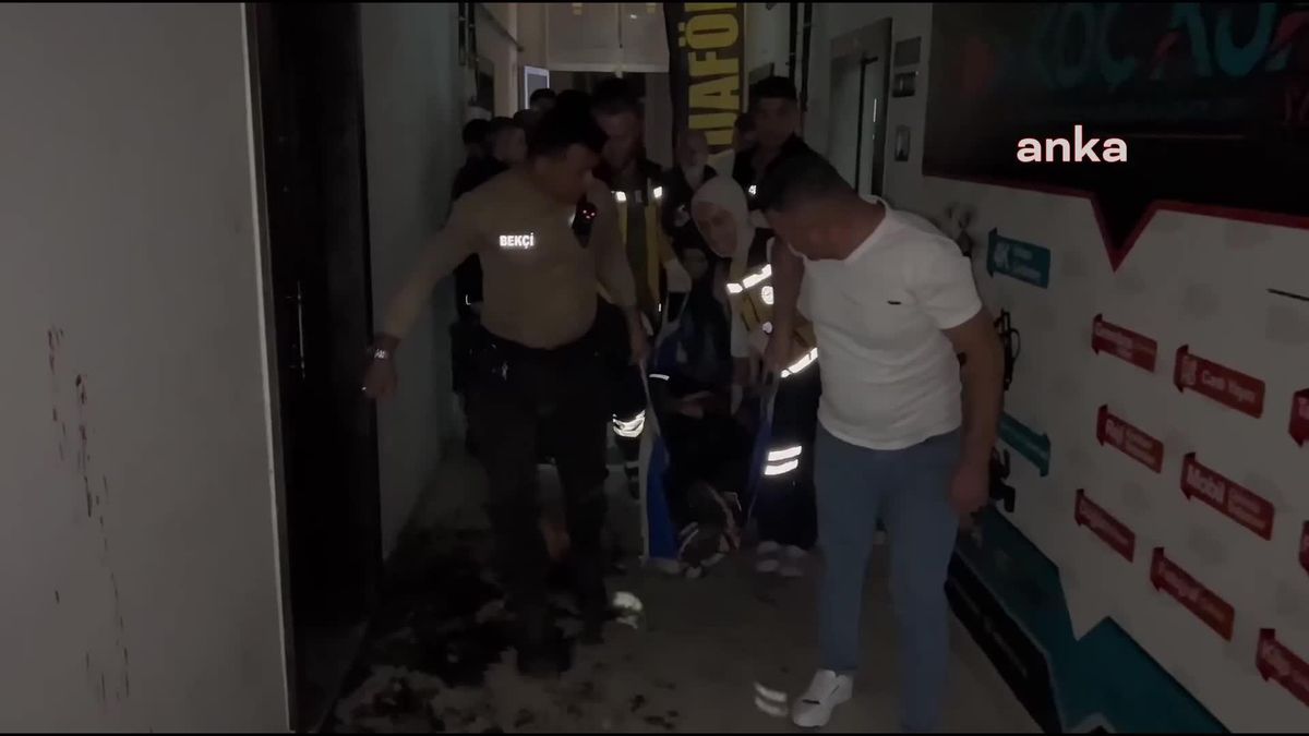 Aksaray'da İş Hanı'nda çıkan kavgada 4 kişi bıçaklandı