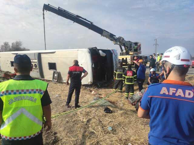 Amasya Merzifon'da otobüs kazasında ölenlerin kimlikleri belli oldu mu, kaç ölü, kaç yaralı var? Amasya Merzifon'da otobüs kazasında ölenlerin kimlikleri belli oldu mu, kaç ölü, kaç yaralı var?