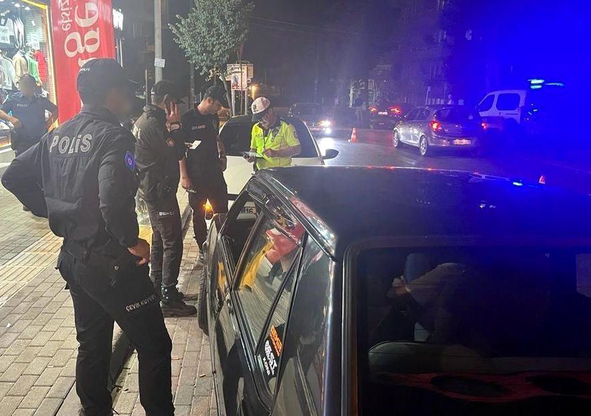 Bursa'da 'Huzur' Uygulaması: 9 Şahıs Yakalandı, Uyuşturucu ve Silah Ele Geçirildi