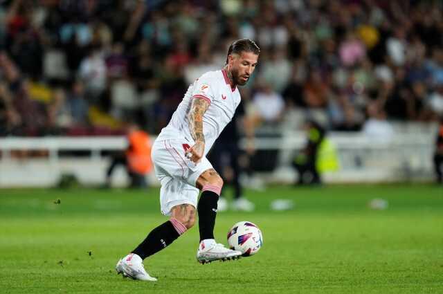 Film senaryosu değil, gerçek! 7 yıl önce elinden tuttuğu çocuk Ramos'a dev maçı kaybettirdi Film senaryosu değil, gerçek! 7 yıl önce elinden tuttuğu çocuk Ramos'a dev maçı kaybettirdi