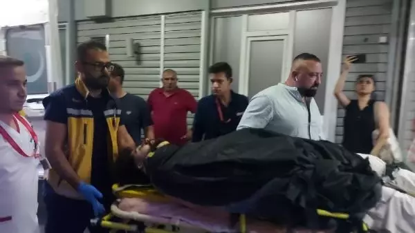 Rap şarkıcılarının minibüsü kaza yaptı, 7 kişi yaralandı Rap şarkıcılarının minibüsü kaza yaptı, 7 kişi yaralandı