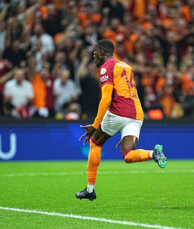 Maça damga vurdu! Wifried Zaha, Galatasaray'da ilk golünü attı
