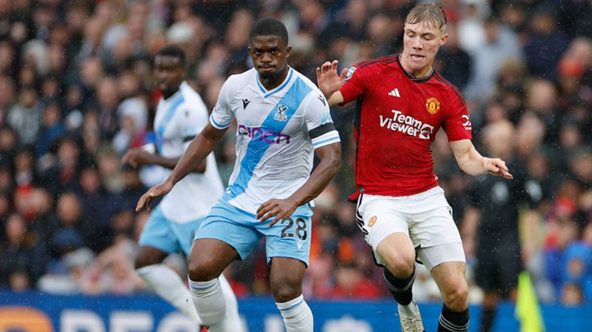 Old Trafford resmen yol geçen hanına döndü! Manchester United, G.Saray maçı öncesi sahasında yine yıkımı yaşadı