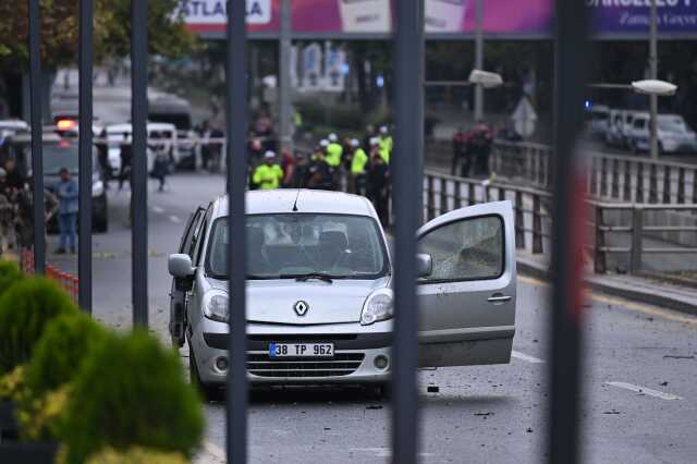 Ankara'da bombalı saldırı girişiminde bulunan teröristler, Kayseri'de bir veterineri öldürüp aracını gasp etmiş Ankara'da bombalı saldırı girişiminde bulunan teröristler, Kayseri'de bir veterineri öldürüp aracını gasp etmiş