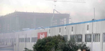 Manisa Organize Sanayi Bölgesi'nde Arçelik Buzdolabı Fabrikasında Yangın Çıktı