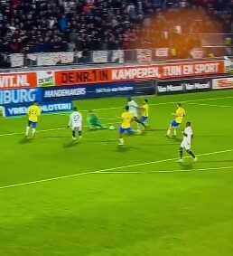 Futbolcu hastanelik oldu! Ajax-Waalwijk maçı bu kez sakatlık nedeniyle yarıda kaldı