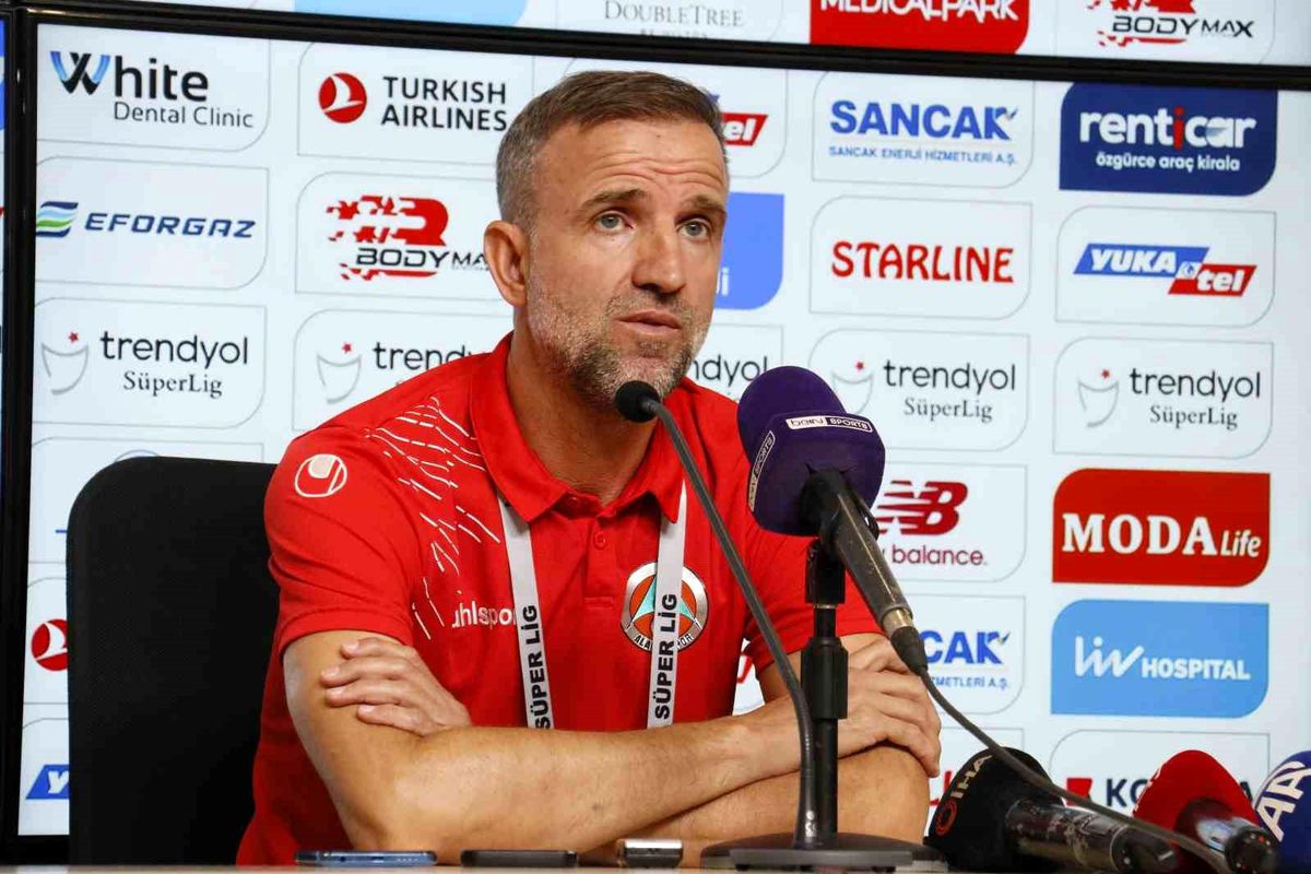 Alanyaspor Yardımcı Antrenörü İsmail Serbest: 'Bizim adımıza kötü bir geceydi'