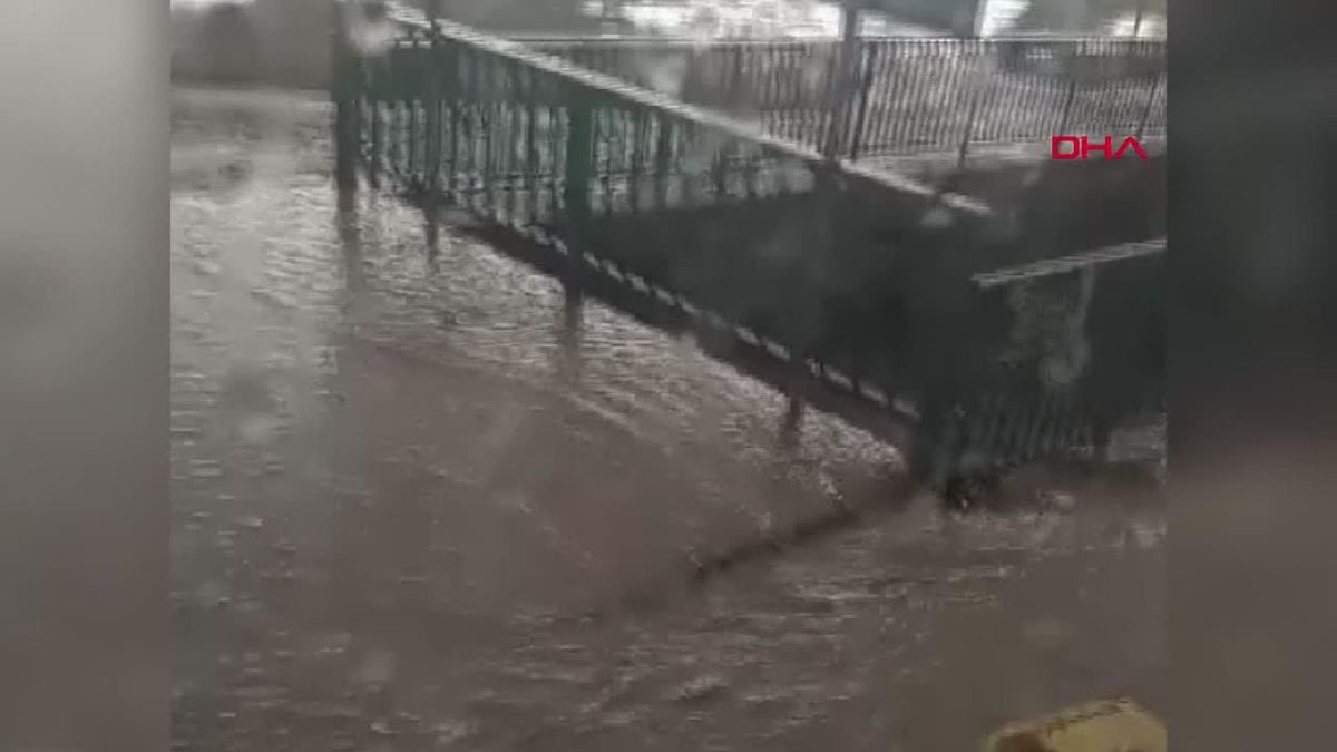 Konya'da Sağanak Yağış Tarım Arazi ve Evleri Su Bastı