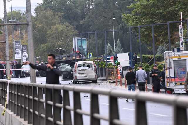 Son Dakika: Ankara'da İçişleri Bakanlığı'na bombalı saldırı girişimi! Teröristlerden biri kendini patlattı