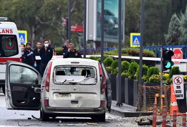 Son Dakika: İçişleri Bakanlığı: Ankara'daki bombalı saldırıyı gerçekleştiren teröristlerden birinin PKK terör örgütü üyesi olduğu belirlendi Son Dakika: İçişleri Bakanlığı: Ankara'daki bombalı saldırıyı gerçekleştiren teröristlerden birinin PKK terör örgütü üyesi olduğu belirlendi