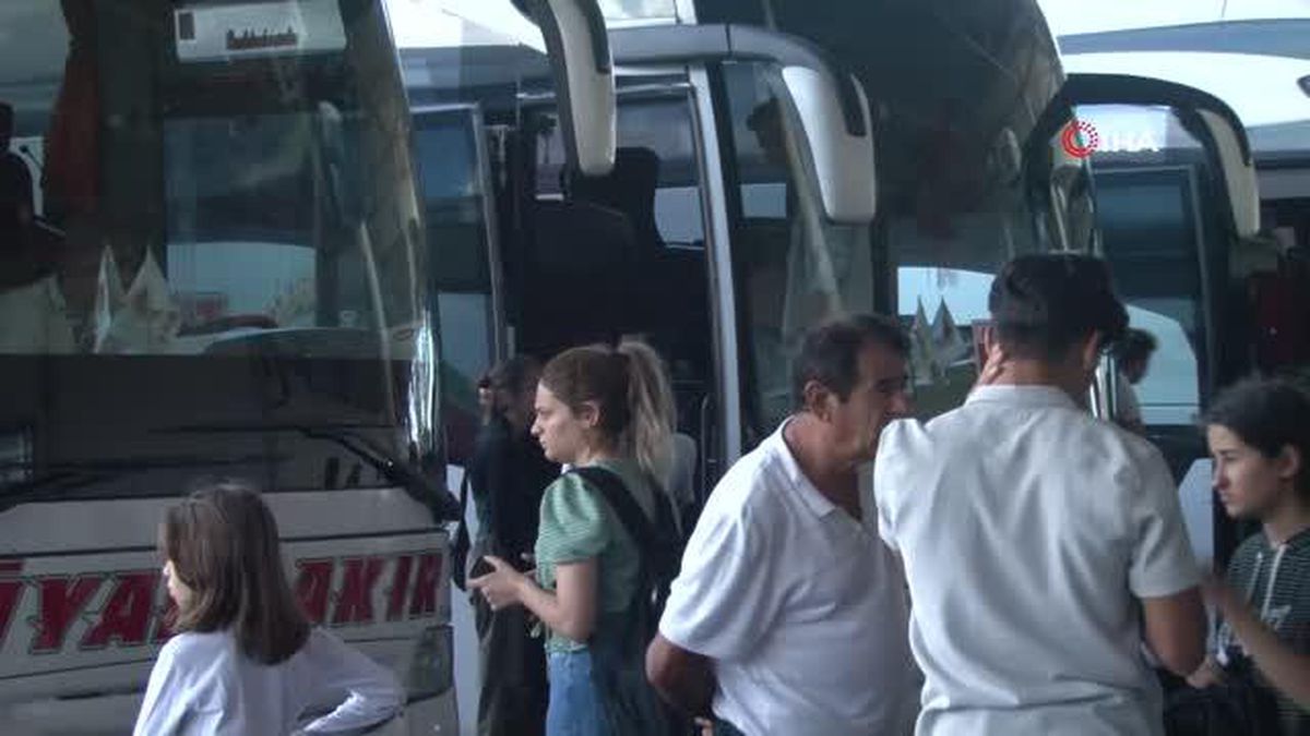 Diyarbakır otogarında üniversiteli yoğunluğu
