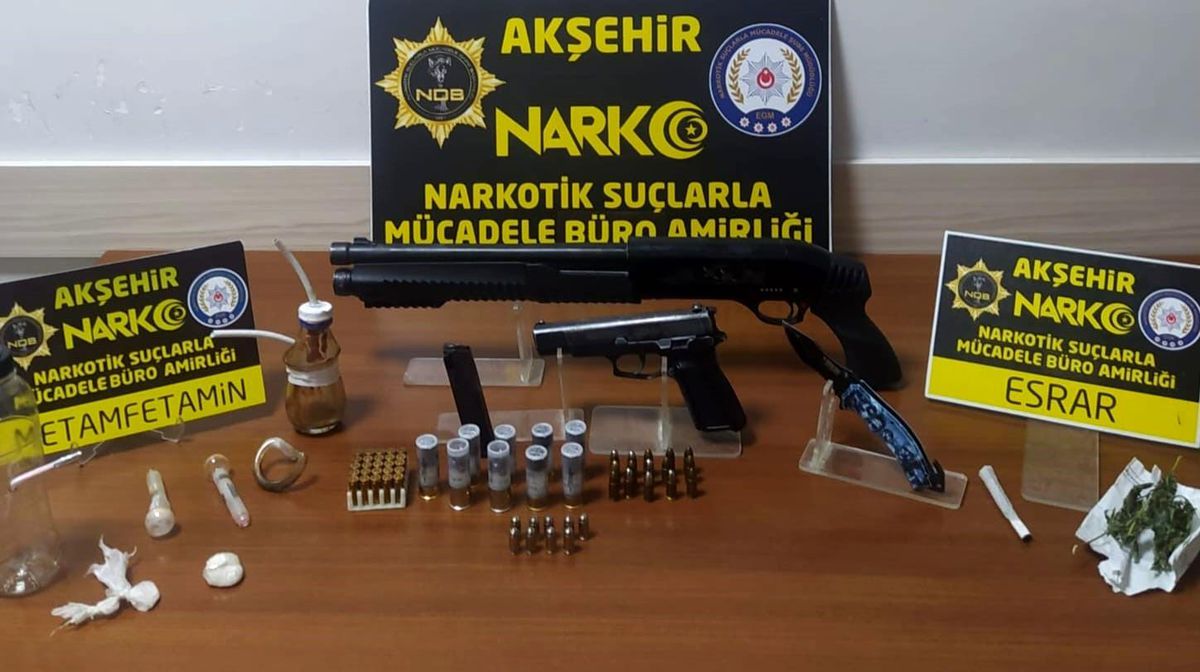 Akşehir'de Uyuşturucu Operasyonu: Silah ve Uyuşturucu Ele Geçirildi