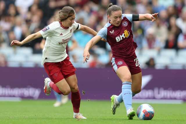 Korktukları başlarına geldi! Aston Villa'nın kadın takımı 'Tüm hatlarımız belli' dedikleri formayla maça çıktı