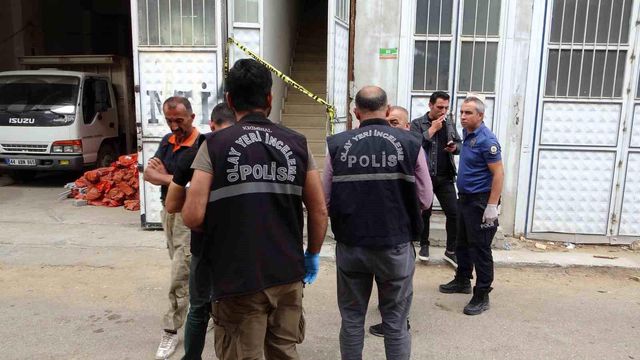 Malatya'da tavana asılı halde bulunan esnaftan 'Sürekli deprem olacak korkusu ile yaşatmaktan yoruldum' notu çıktı