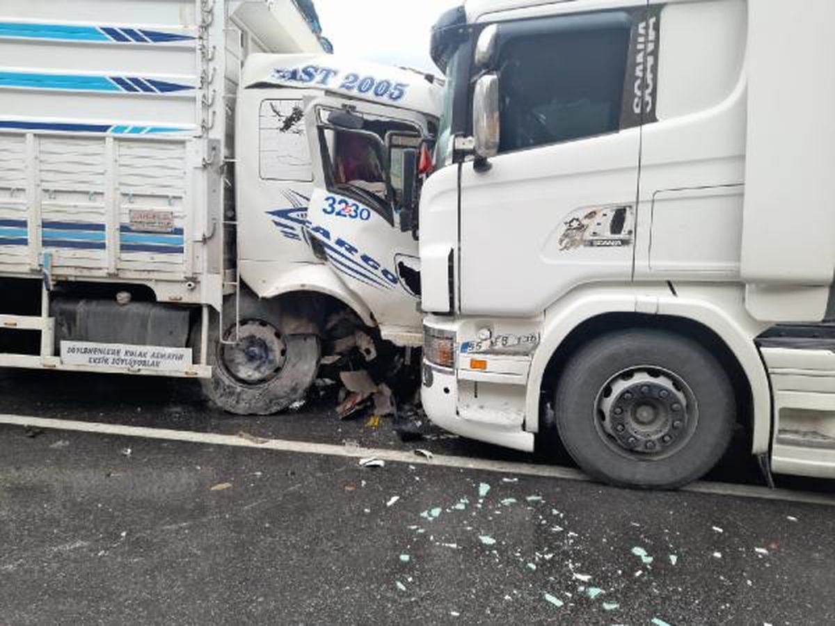 Geyve'de zincirleme kaza: 1 yaralı