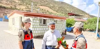 Siirt'te jandarma ekipleri yaşlıları unutmadı